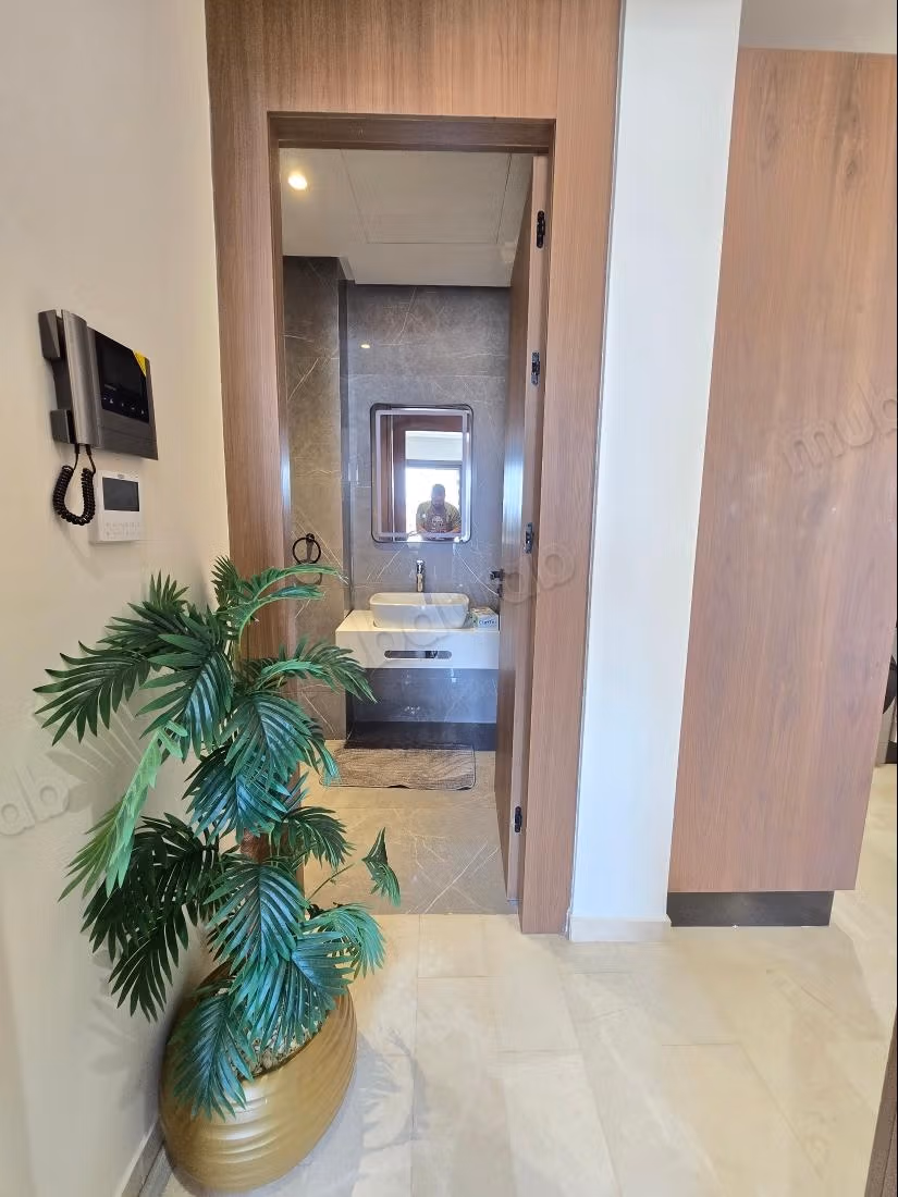 Studio meublé neuf a louer quartier califonie