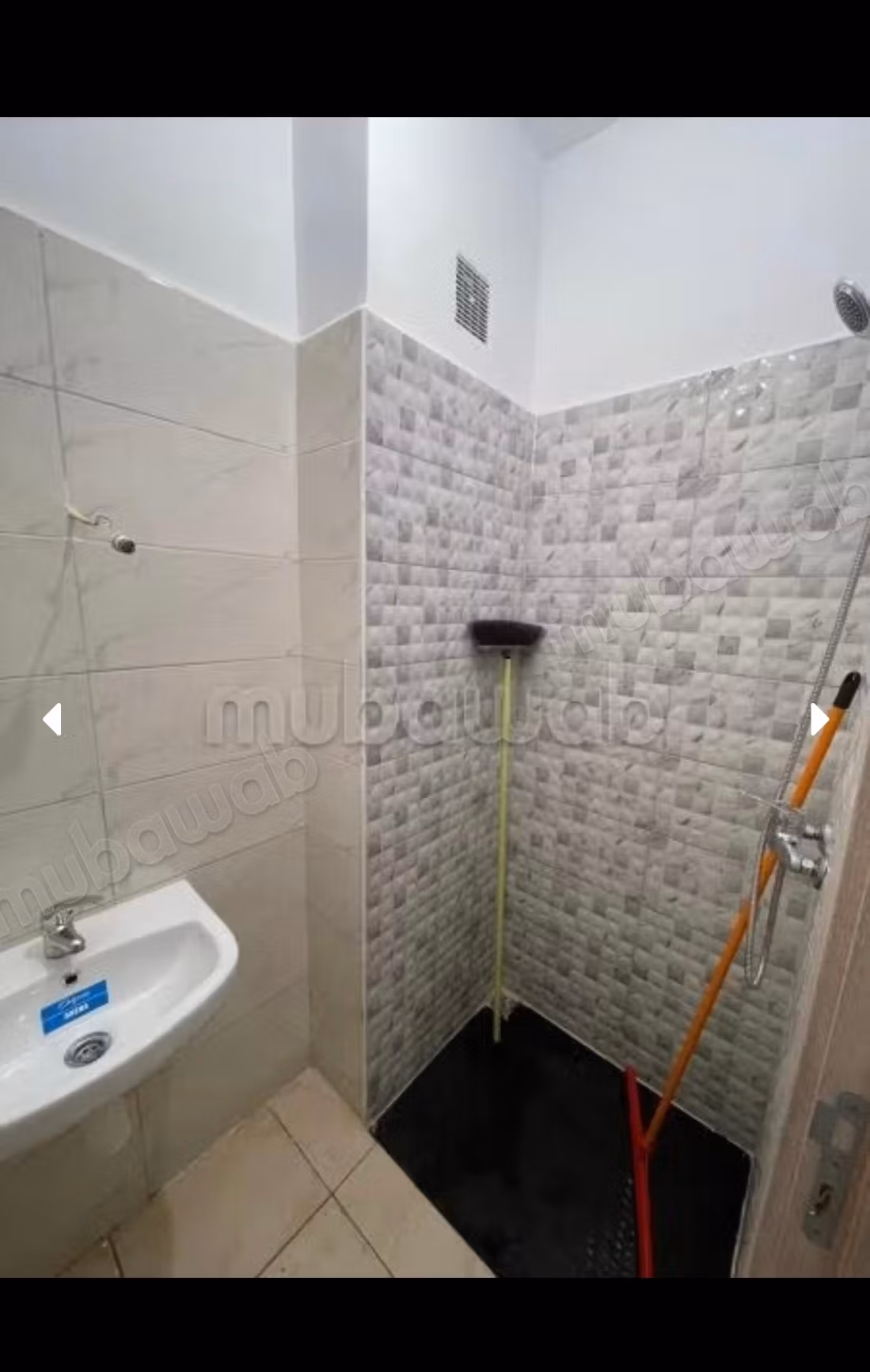 Apartments for rent in the administrative district. 3 large rooms. Parking space and elevator