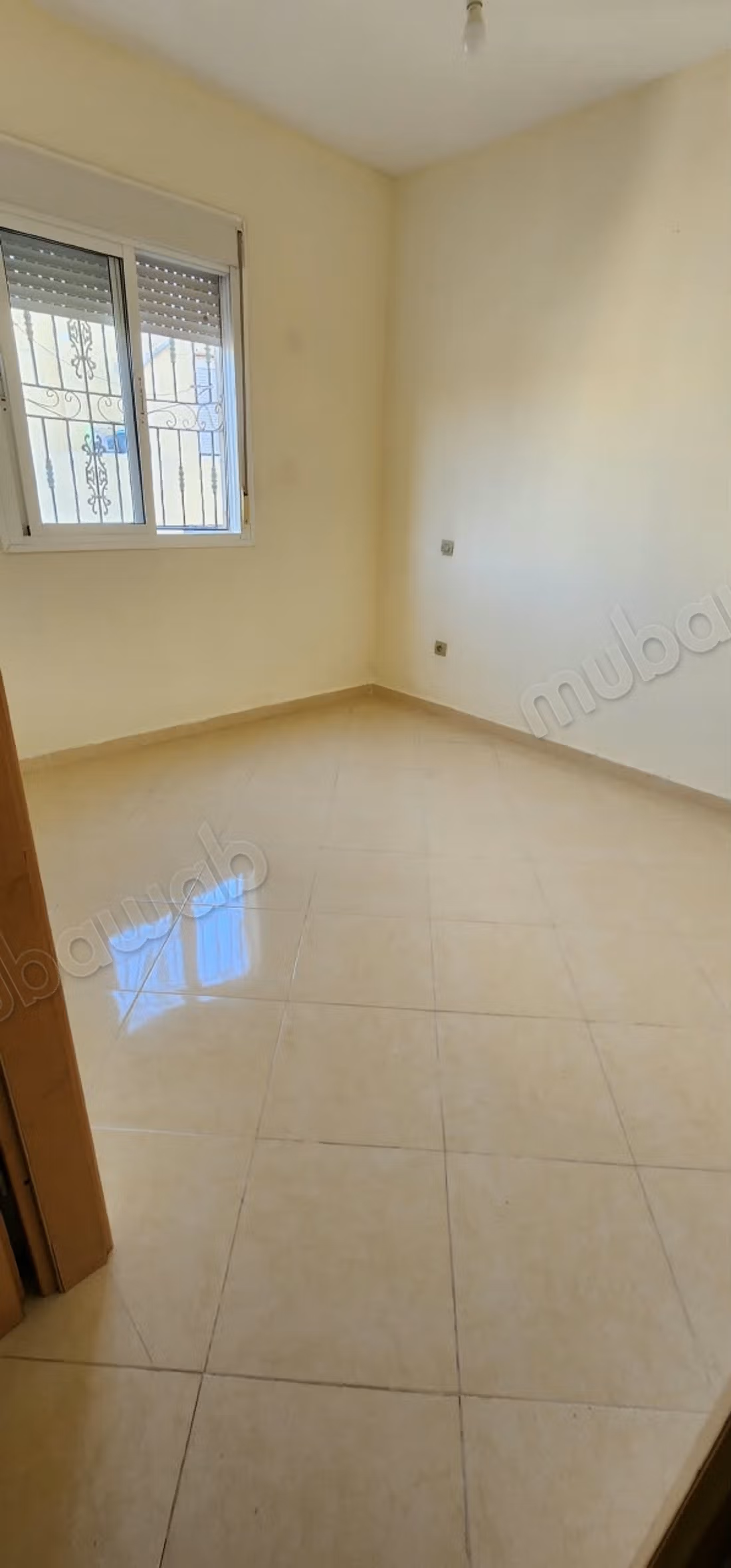 Empty apartment for rent