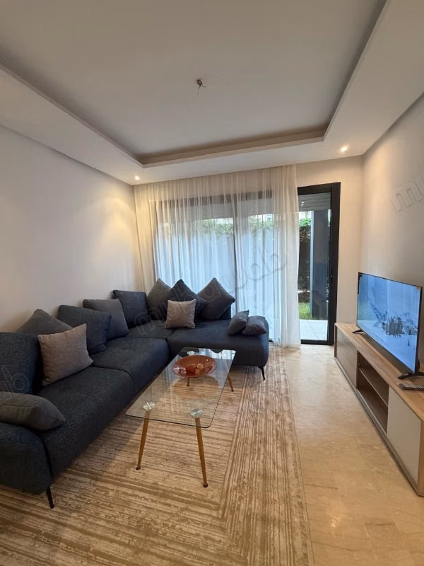 Un magnifique appartement rez de jardiin meublé