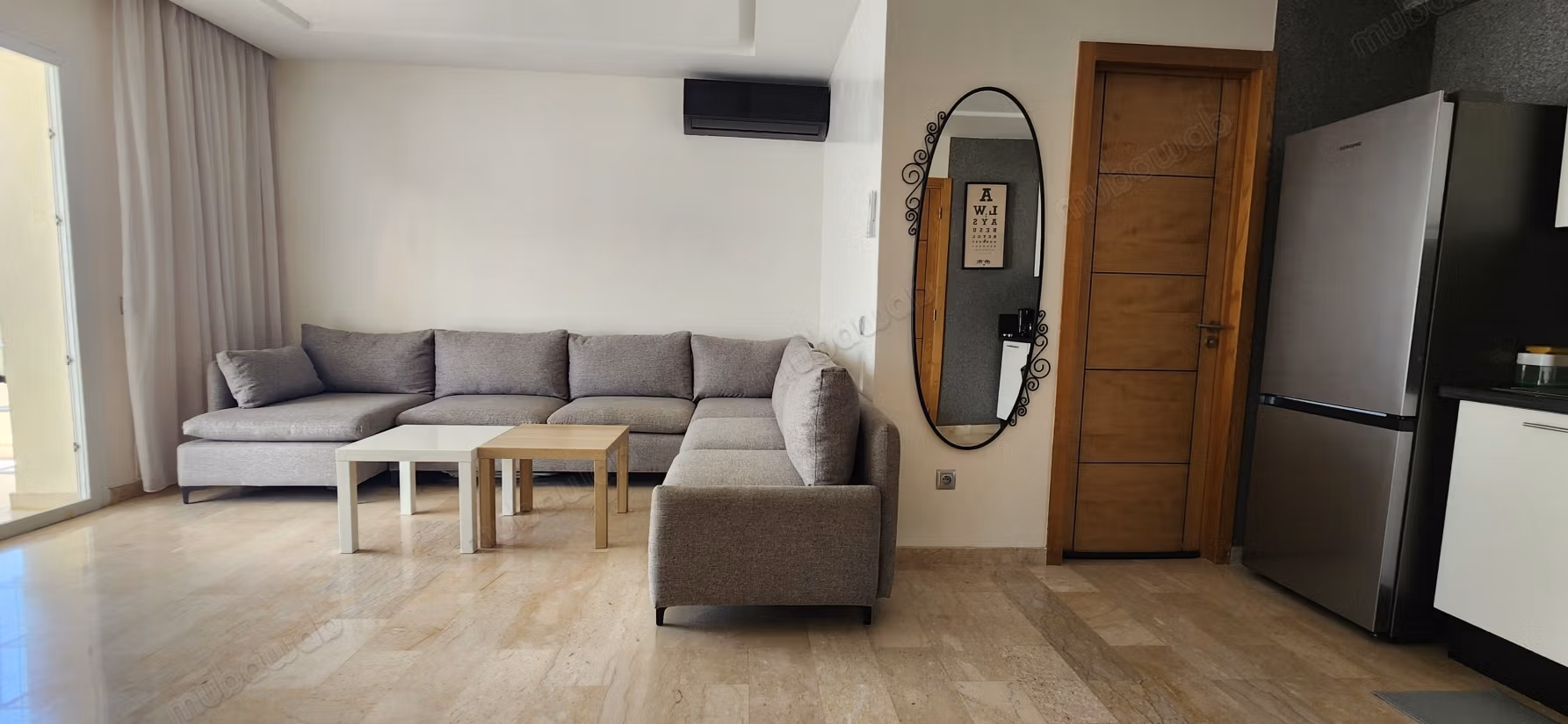 Bell'appartamento arredato con vista mare e piscina