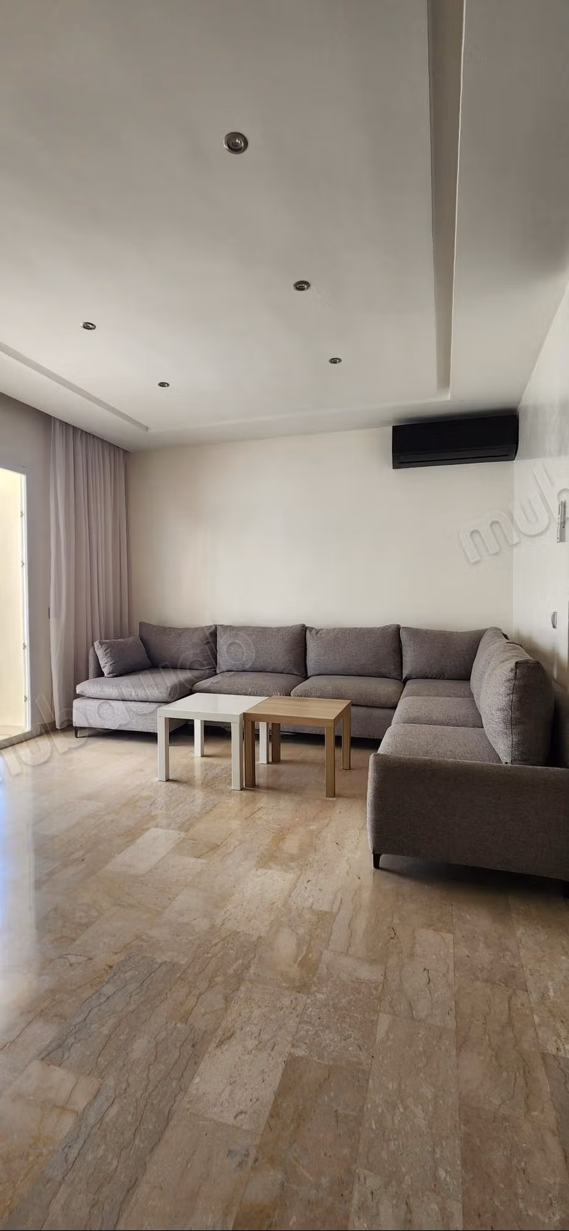 Bell'appartamento arredato con vista mare e piscina