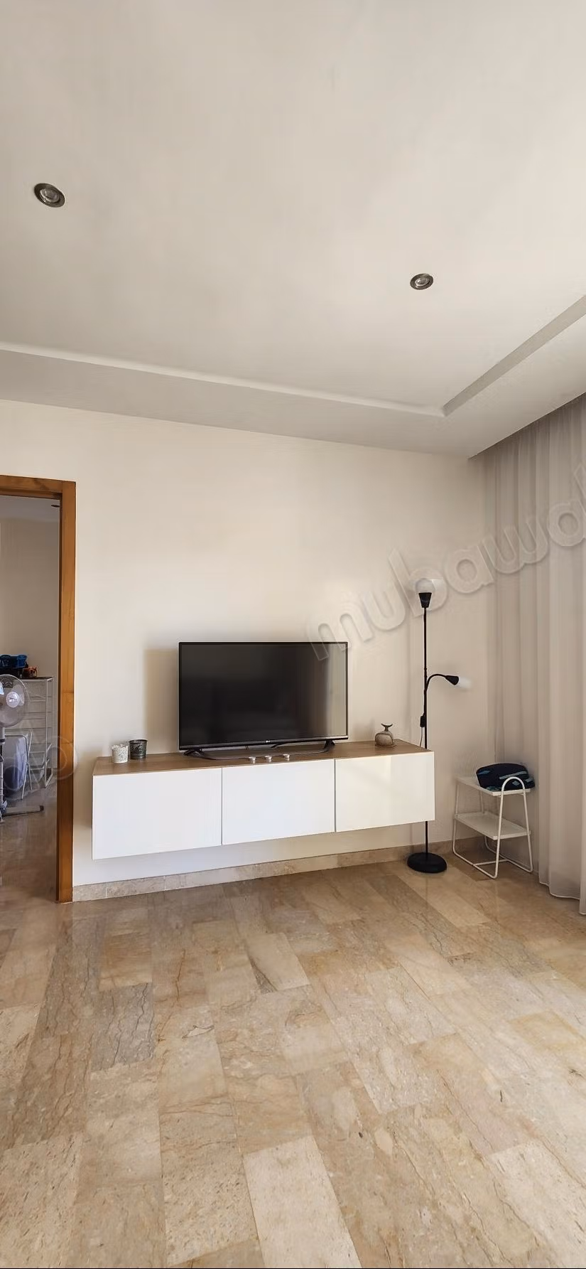 Bell'appartamento arredato con vista mare e piscina