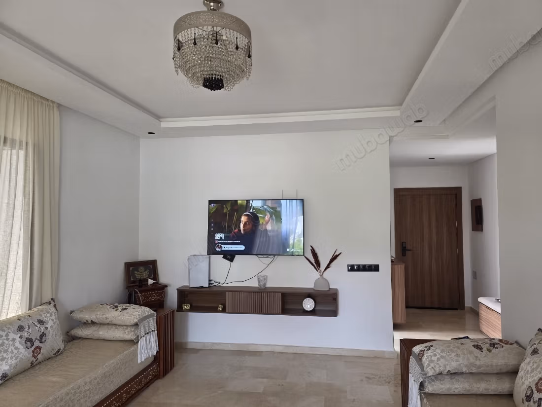 Bel appart meuble mansoria 8300 dh rdc