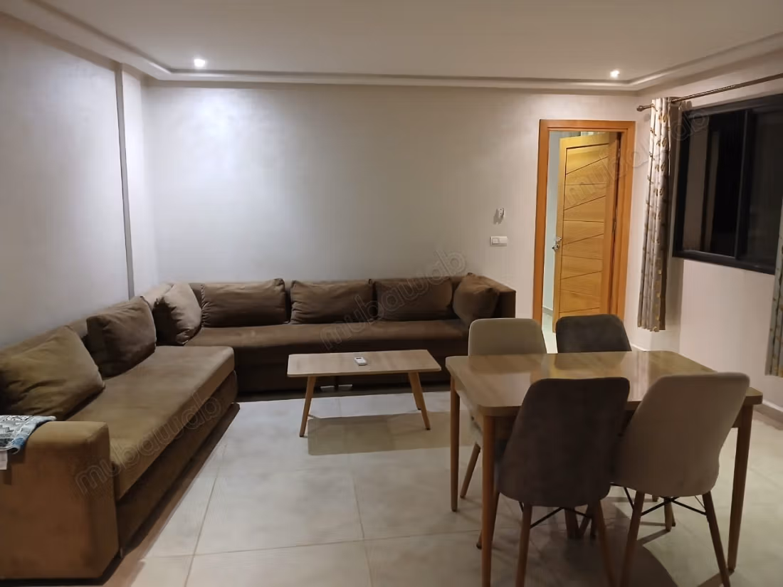 طالب/طالبة جامعية مطلوب