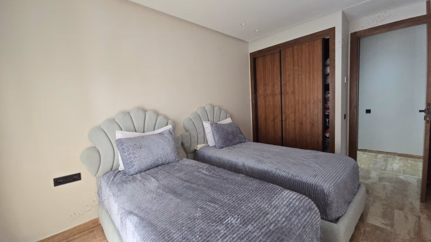 Ground Floor Apartment with Private Pool Facing South