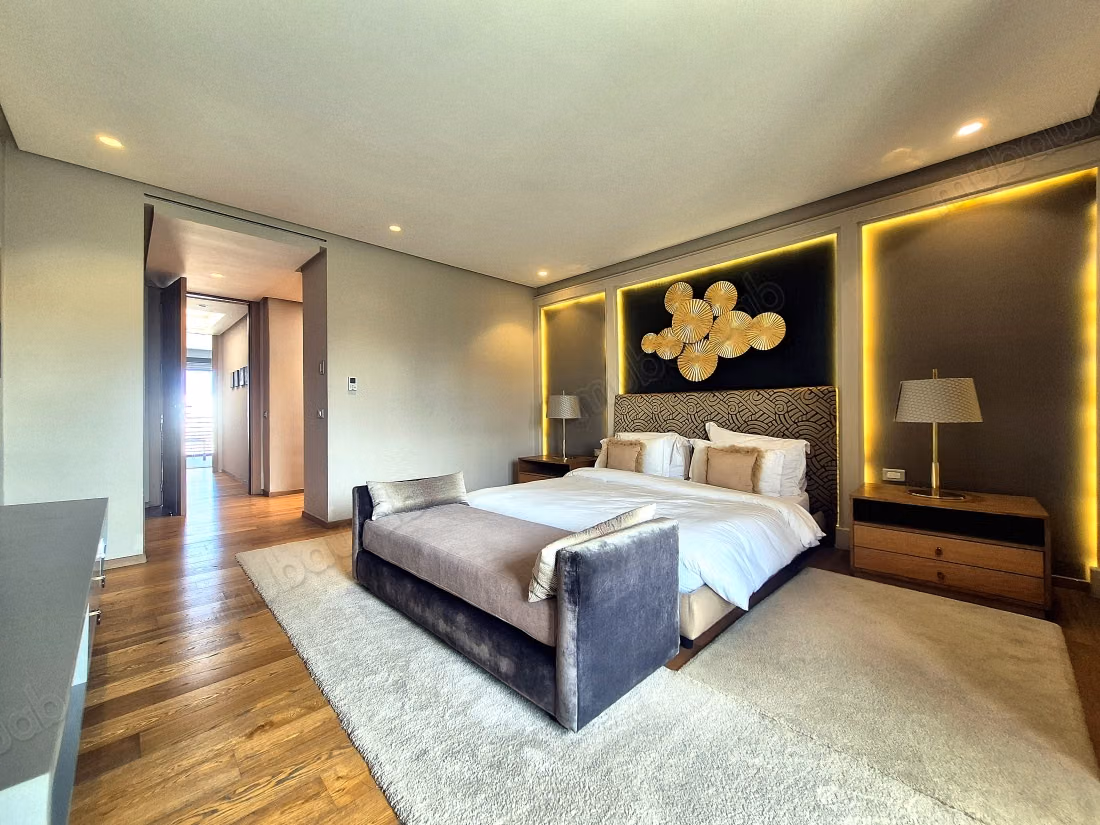 En Venta Apartamento 258 m2 Triángulo de Oro