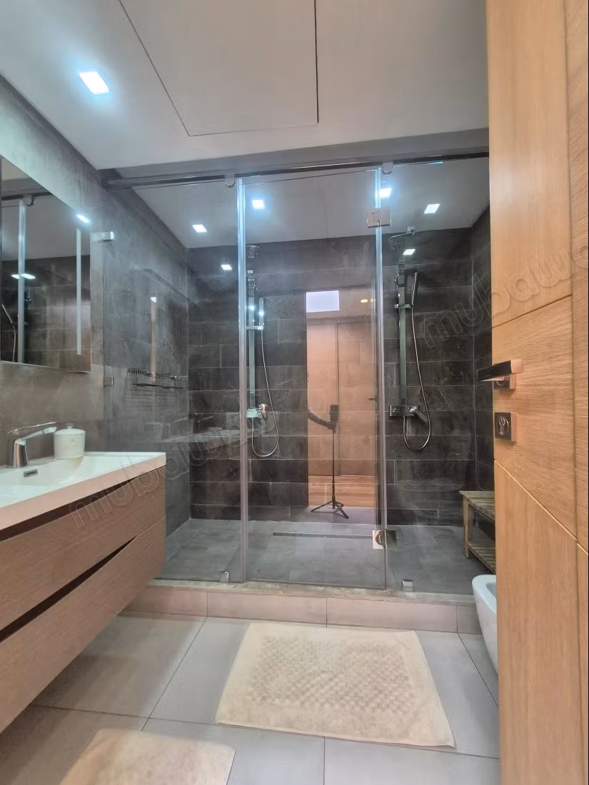 A Vendre Appartement 258 m2 
Triangle d'Or