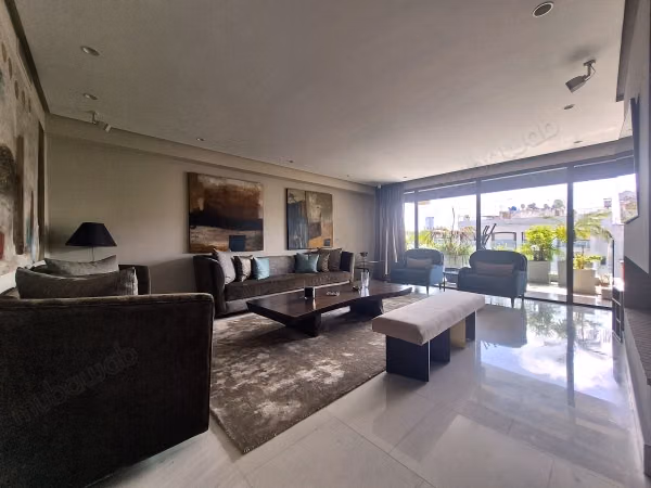 In Vendita Appartamento 258 m2 Triangolo d'Oro