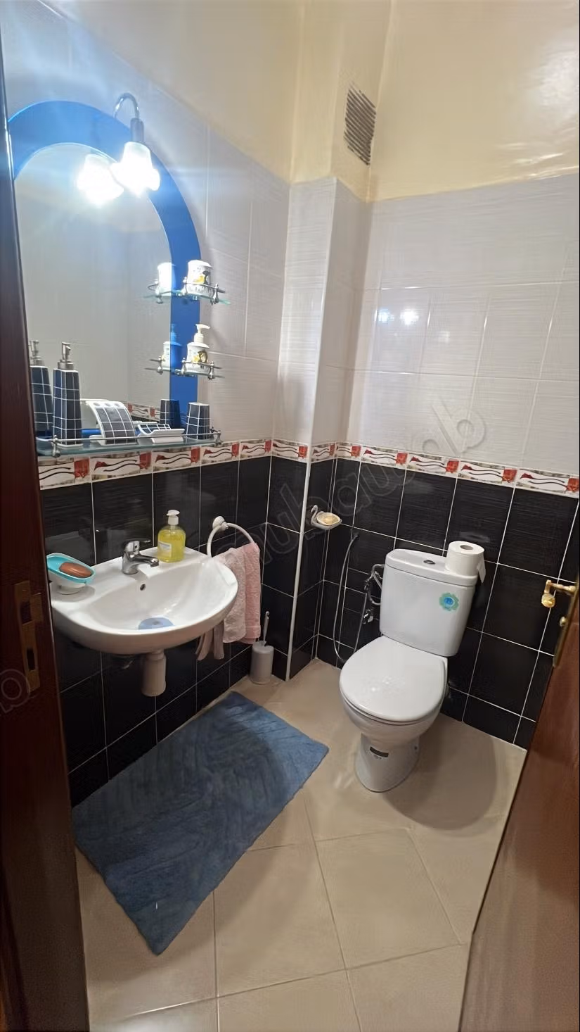 Appartement te koop in het Centrum. 3 comfortabele kamers. Gemeubileerd