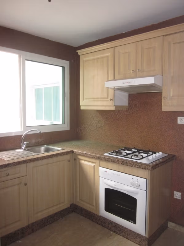Studio loft vide 30m2 à Mers Sutan 
prés Tram