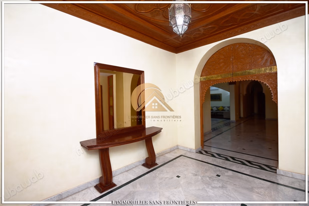 Villa meublée à vendre Route de l’Ourika, Marrakech – 1 hectare de terrain