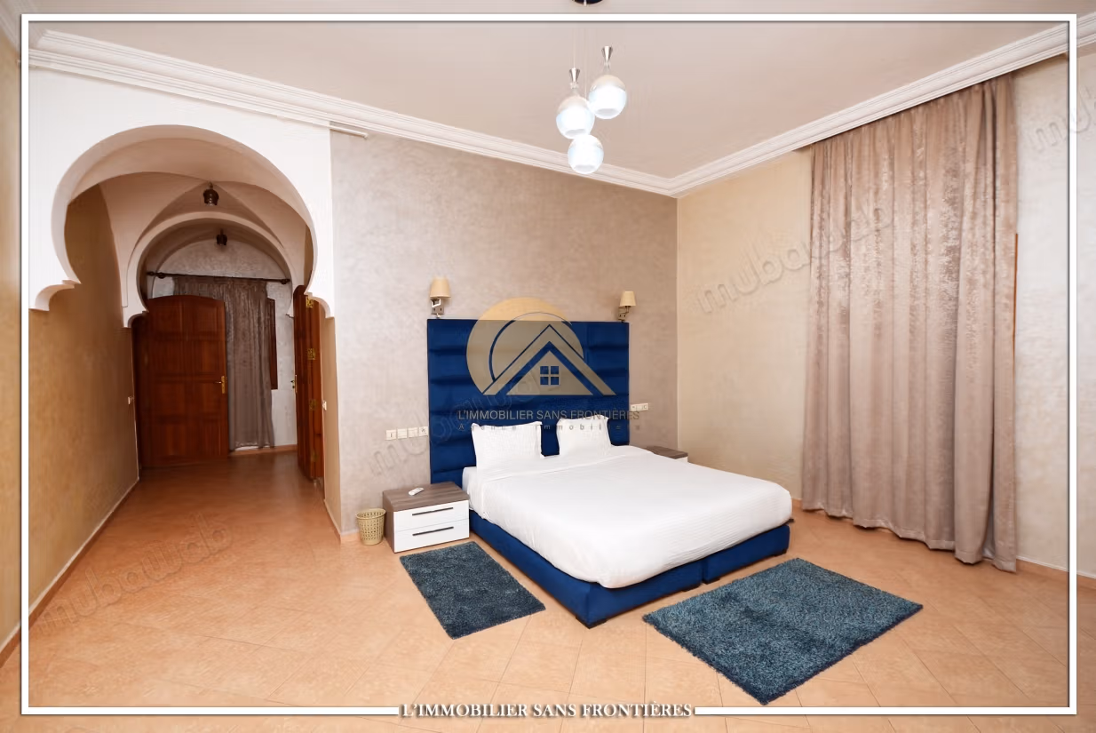 Villa meublée à vendre Route de l’Ourika, Marrakech – 1 hectare de terrain