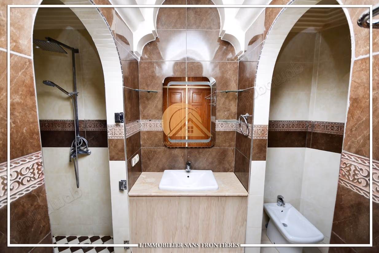 Villa meublée à vendre Route de l’Ourika, Marrakech – 1 hectare de terrain