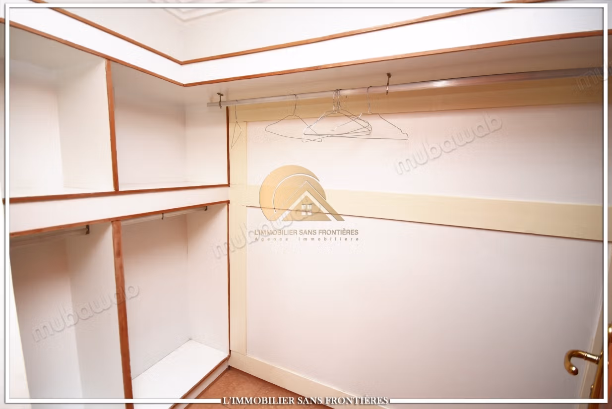 Villa meublée à vendre Route de l’Ourika, Marrakech – 1 hectare de terrain