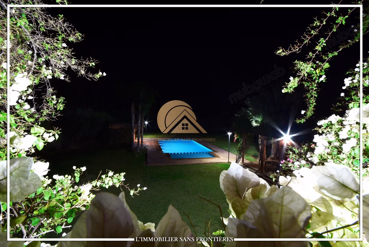 Villa meublée à vendre Route de l’Ourika, Marrakech – 1 hectare de terrain