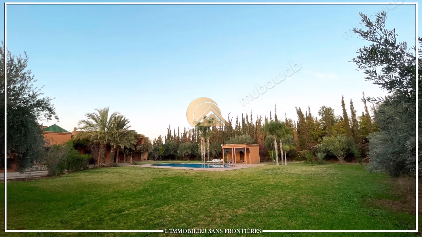 Villa meublée à vendre Route de l’Ourika, Marrakech – 1 hectare de terrain
