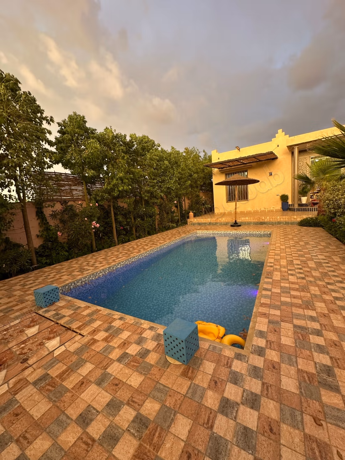 Luxury villa located on Route de l'Ourika. 2 comfortable bedrooms. Furnished