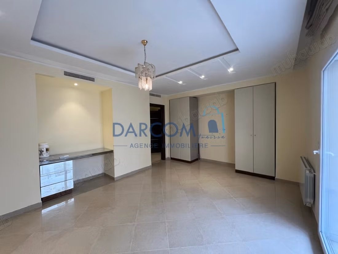 S4 de 280 m² aux Jardins de Carthage