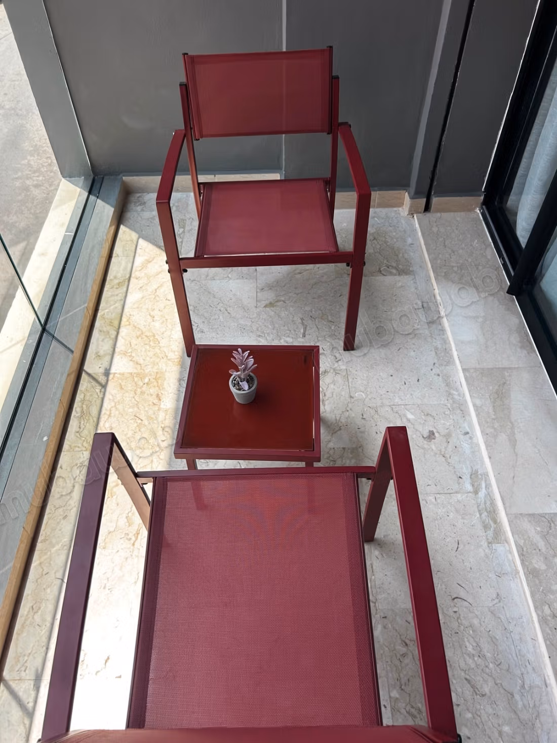 Studio nuovo arredato con finiture curate di 53m2