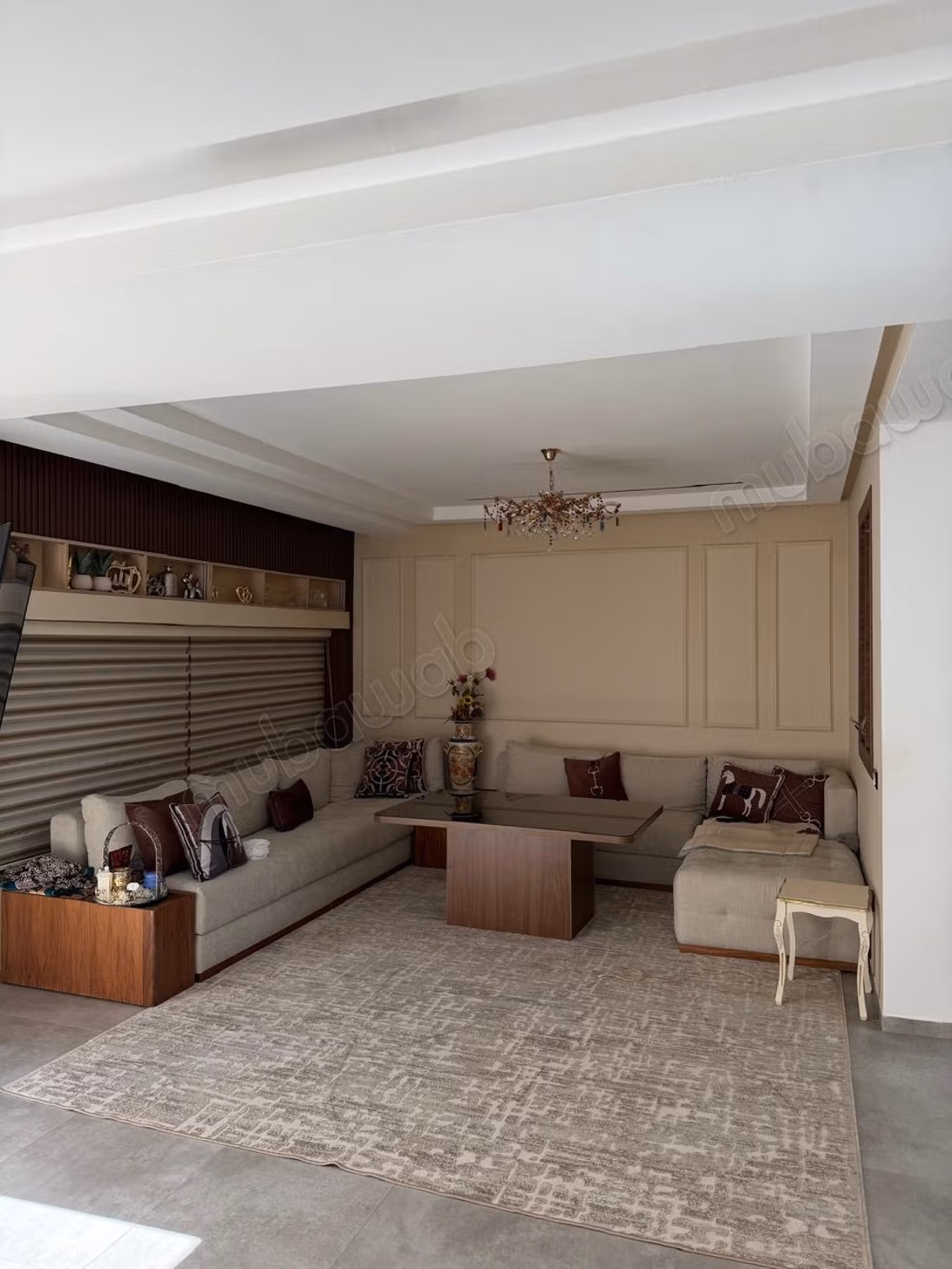 Magnificent villa for sale in El Menzeh. 4 pleasant bedrooms. Traditional Moroccan lounge, secure residence