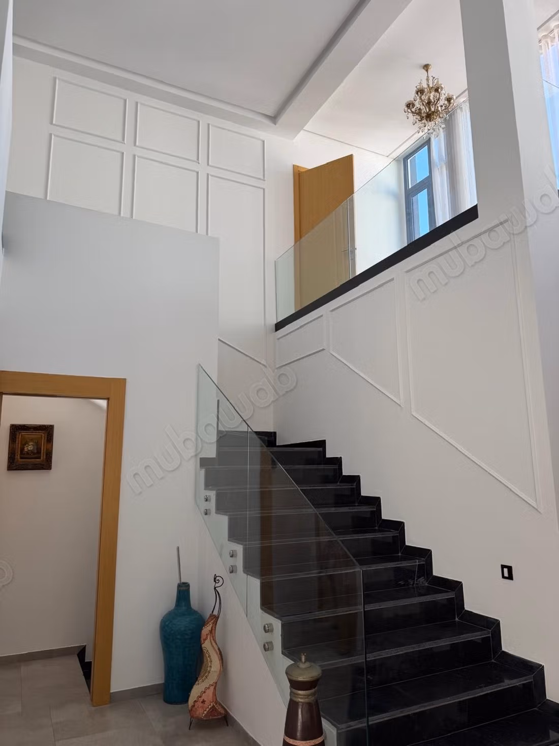 Magnificent villa for sale in El Menzeh. 4 pleasant bedrooms. Traditional Moroccan lounge, secure residence