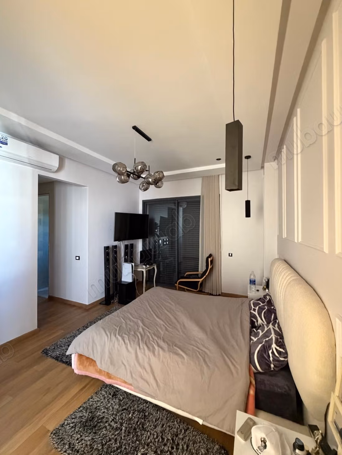 Magnificent villa for sale in El Menzeh. 4 pleasant bedrooms. Traditional Moroccan lounge, secure residence