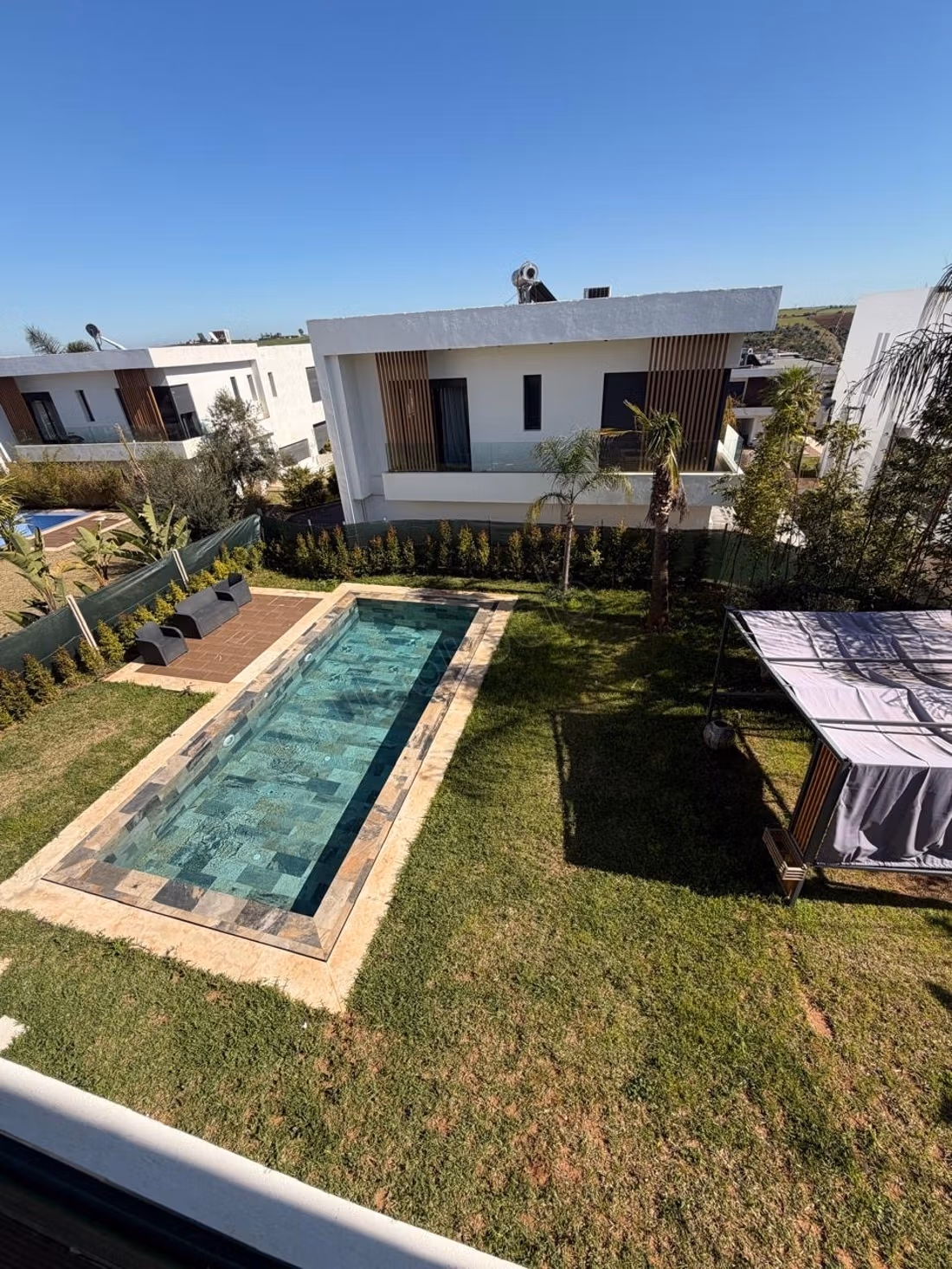 Magnificent villa for sale in El Menzeh. 4 pleasant bedrooms. Traditional Moroccan lounge, secure residence