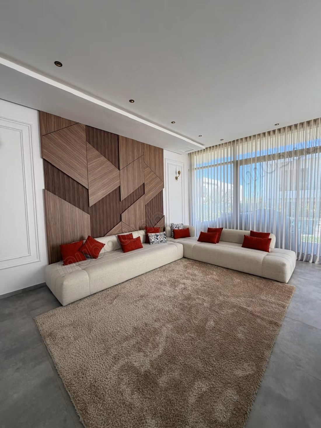 Magnificent villa for sale in El Menzeh. 4 pleasant bedrooms. Traditional Moroccan lounge, secure residence