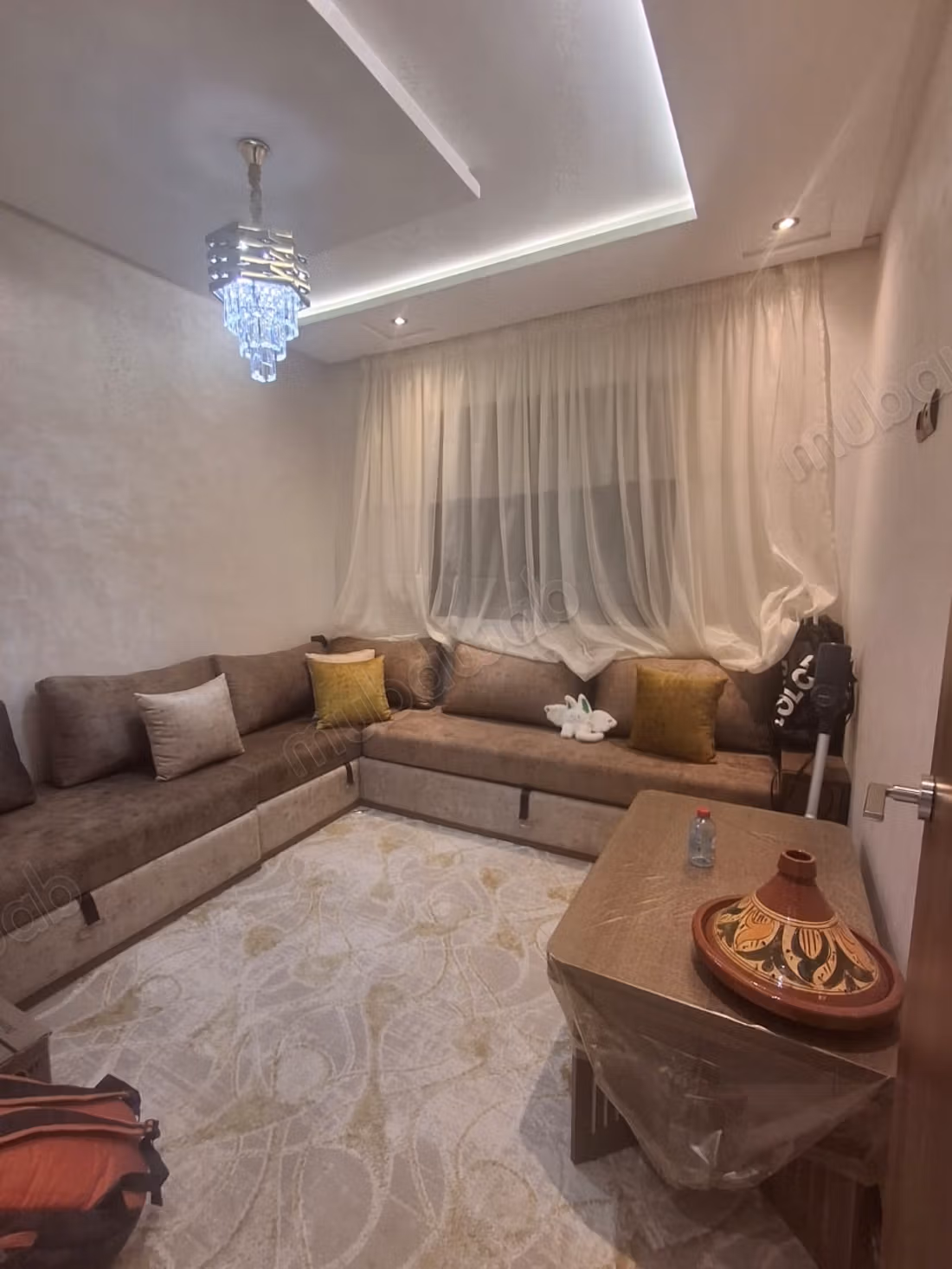 Prachtig appartement te koop in de wijk Hassani. De oppervlakte is 66 m². Gemeubileerd