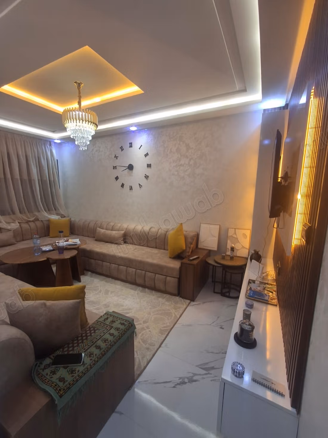 Prachtig appartement te koop in de wijk Hassani. De oppervlakte is 66 m². Gemeubileerd