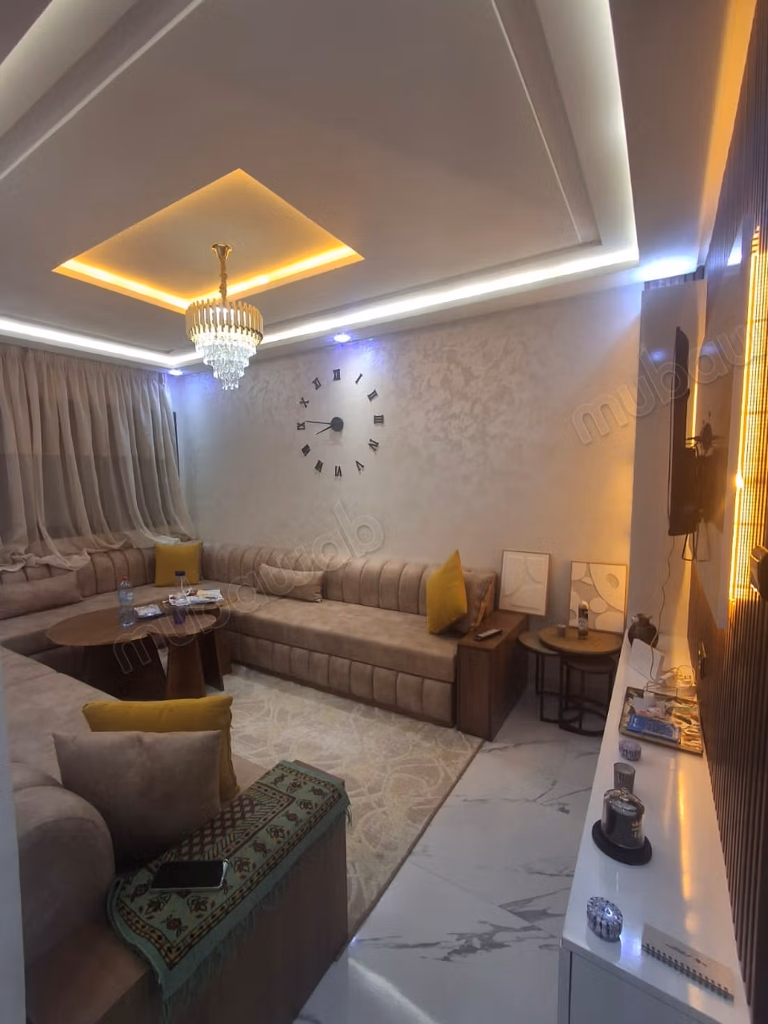 Prachtig appartement te koop in de wijk Hassani. De oppervlakte is 66 m². Gemeubileerd
