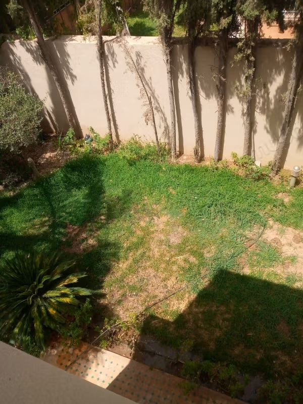 Luxury house for rent in Al-Inara neighborhood. 4 beautiful rooms. Doorman service, beautiful swimming pool