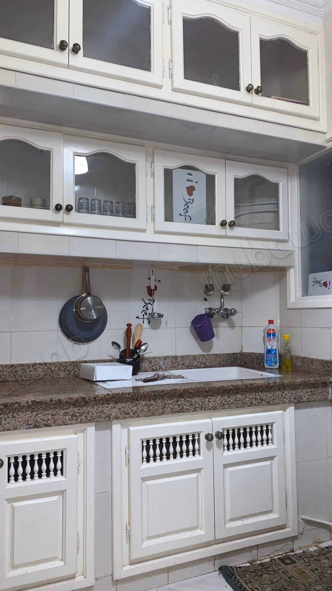 Appartamento in affitto nel quartiere Rounaq. 3 ampie stanze. Arredato