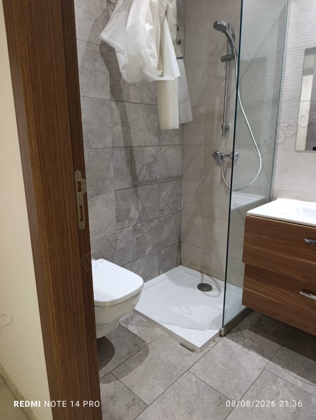 Empty apartment for rent in Finance City