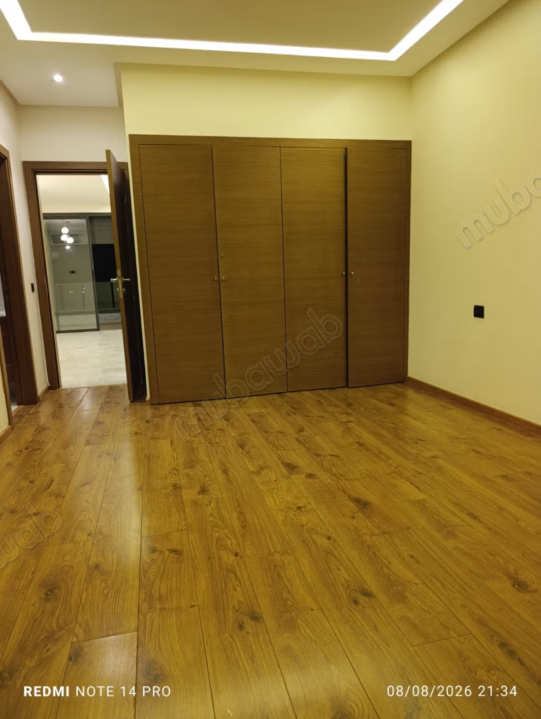 Empty apartment for rent in Finance City