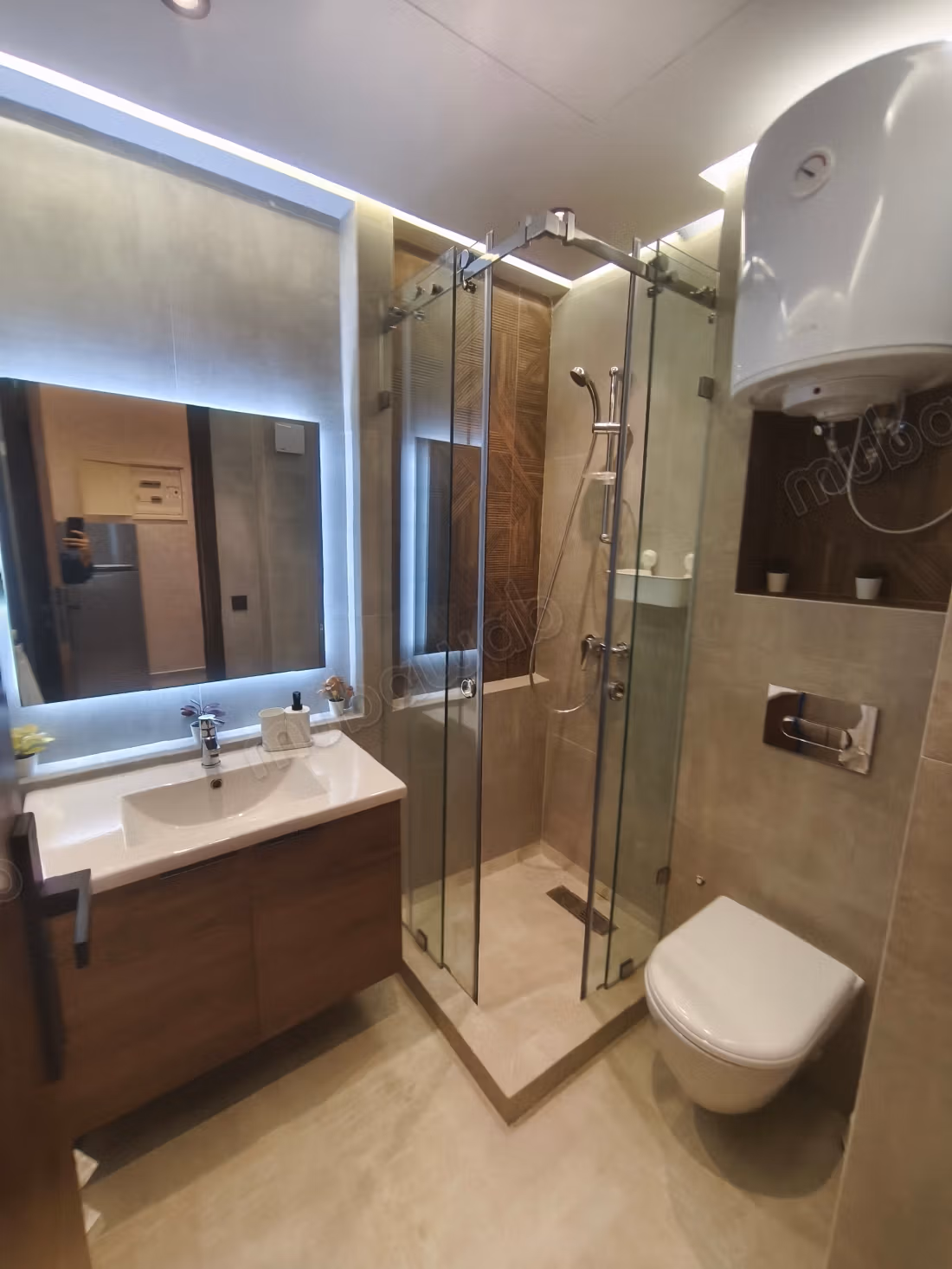 New furnished studio never inhabited