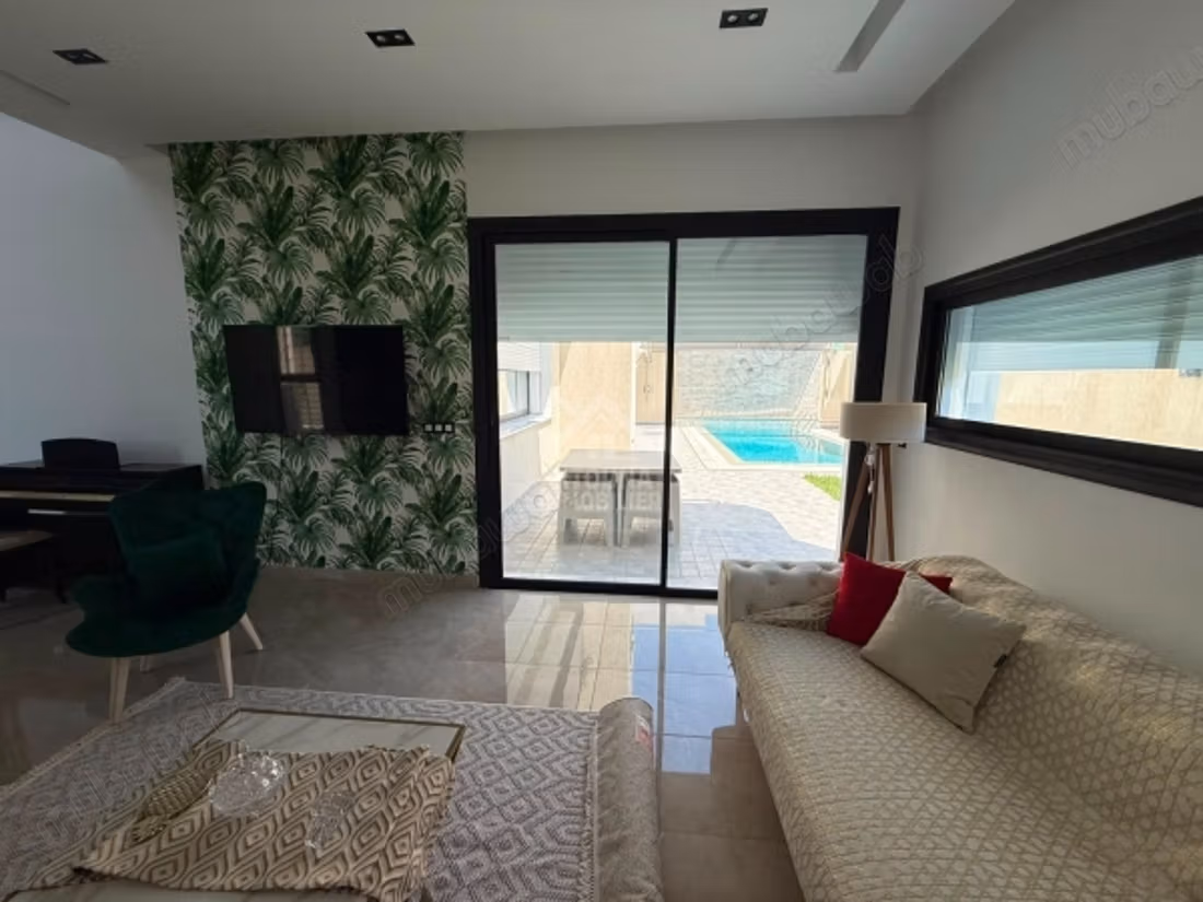 A vendre une villa avec piscine à Riadh Landlous