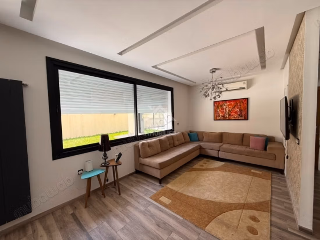 A vendre une villa avec piscine à Riadh Landlous