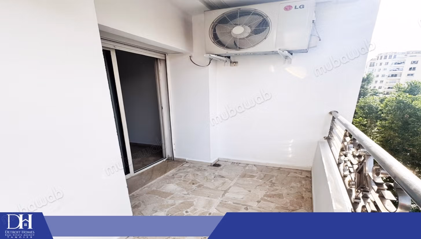 Empty apartment for rent