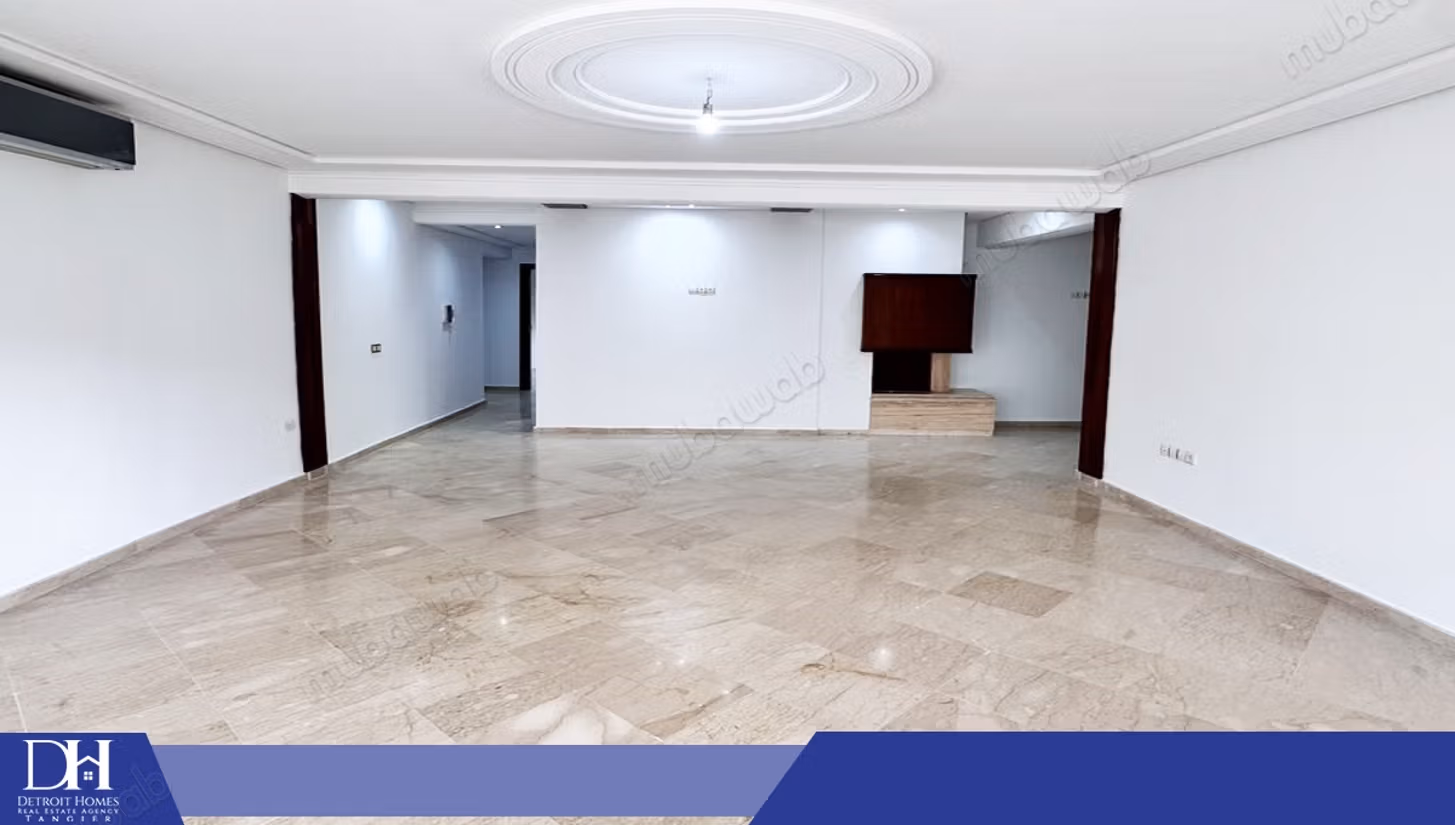 Empty apartment for rent
