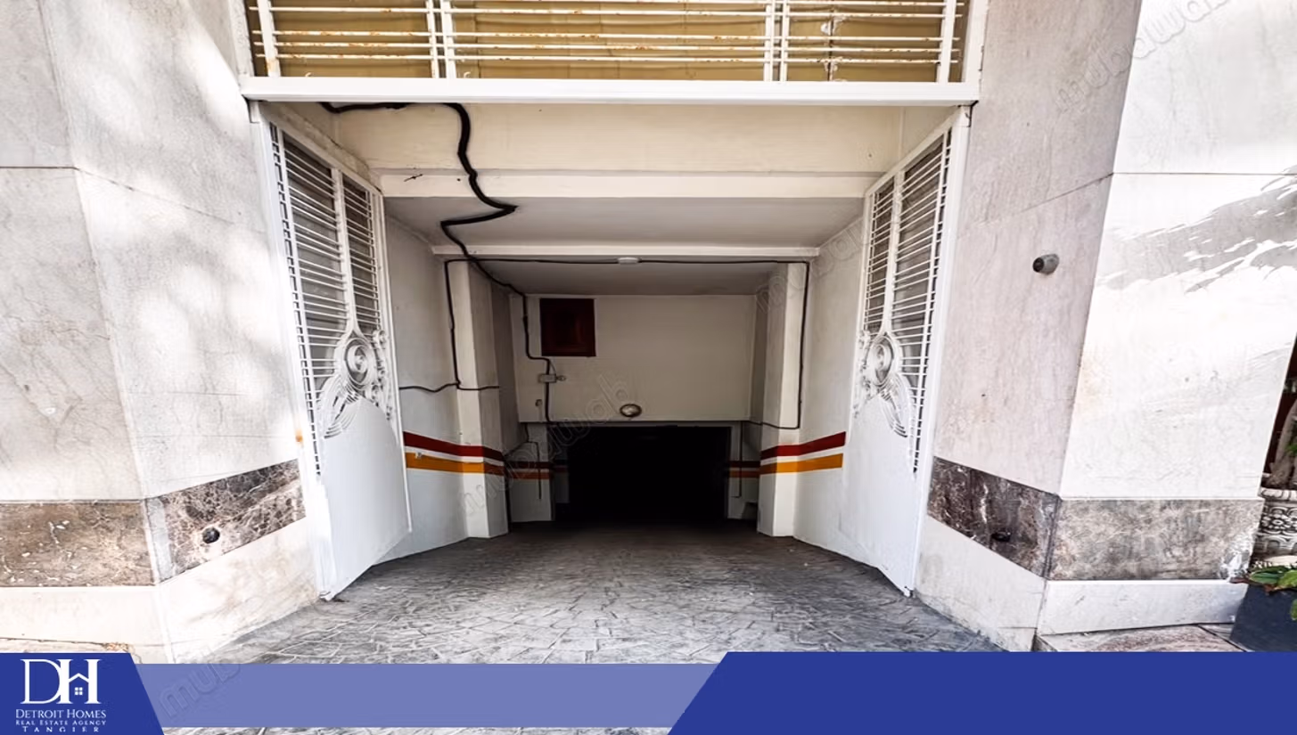 Empty apartment for rent
