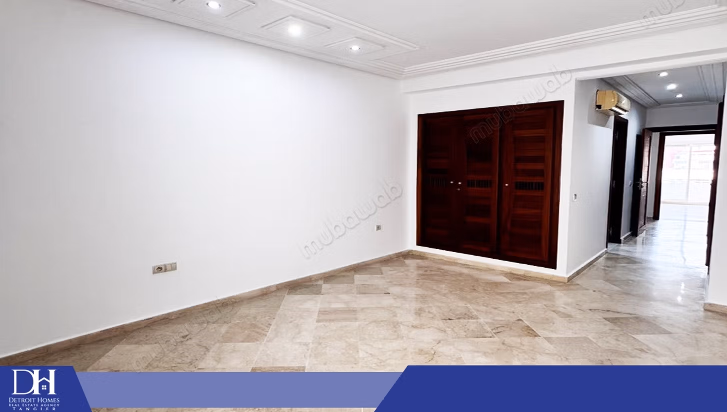 Empty apartment for rent