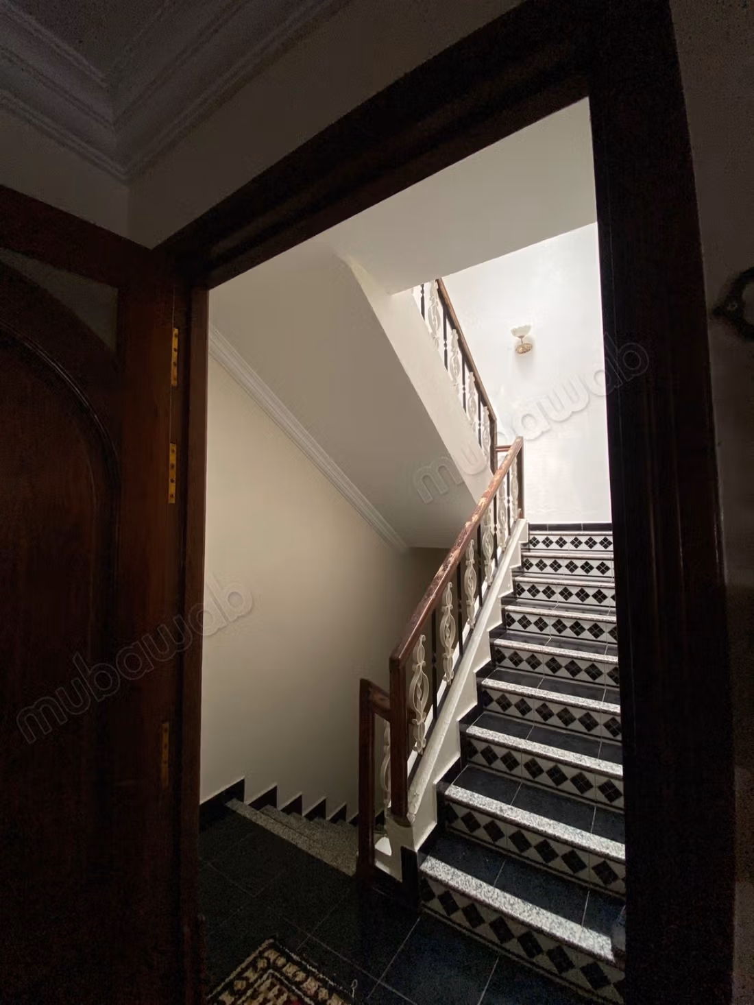 Maison à vendre 3 étages avec 4 garages