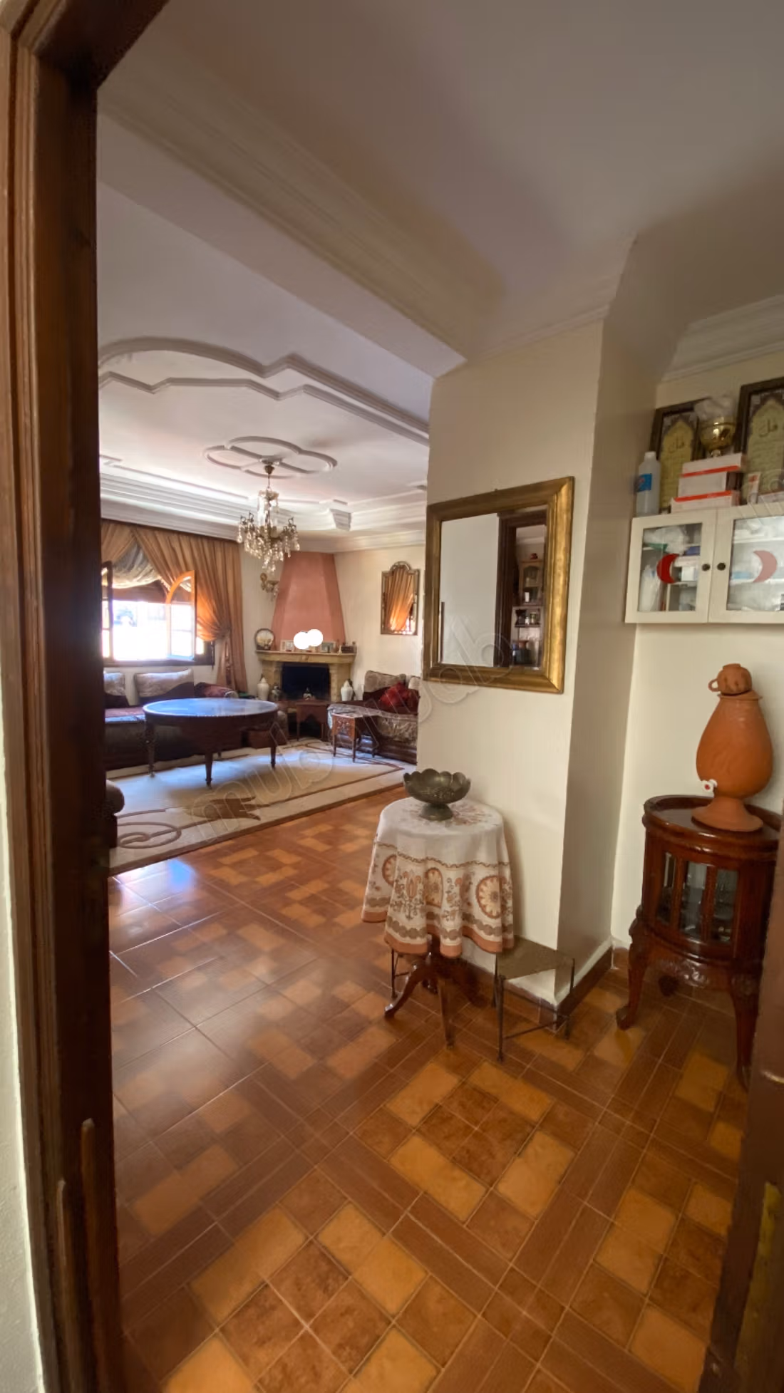 Maison à vendre 3 étages avec 4 garages