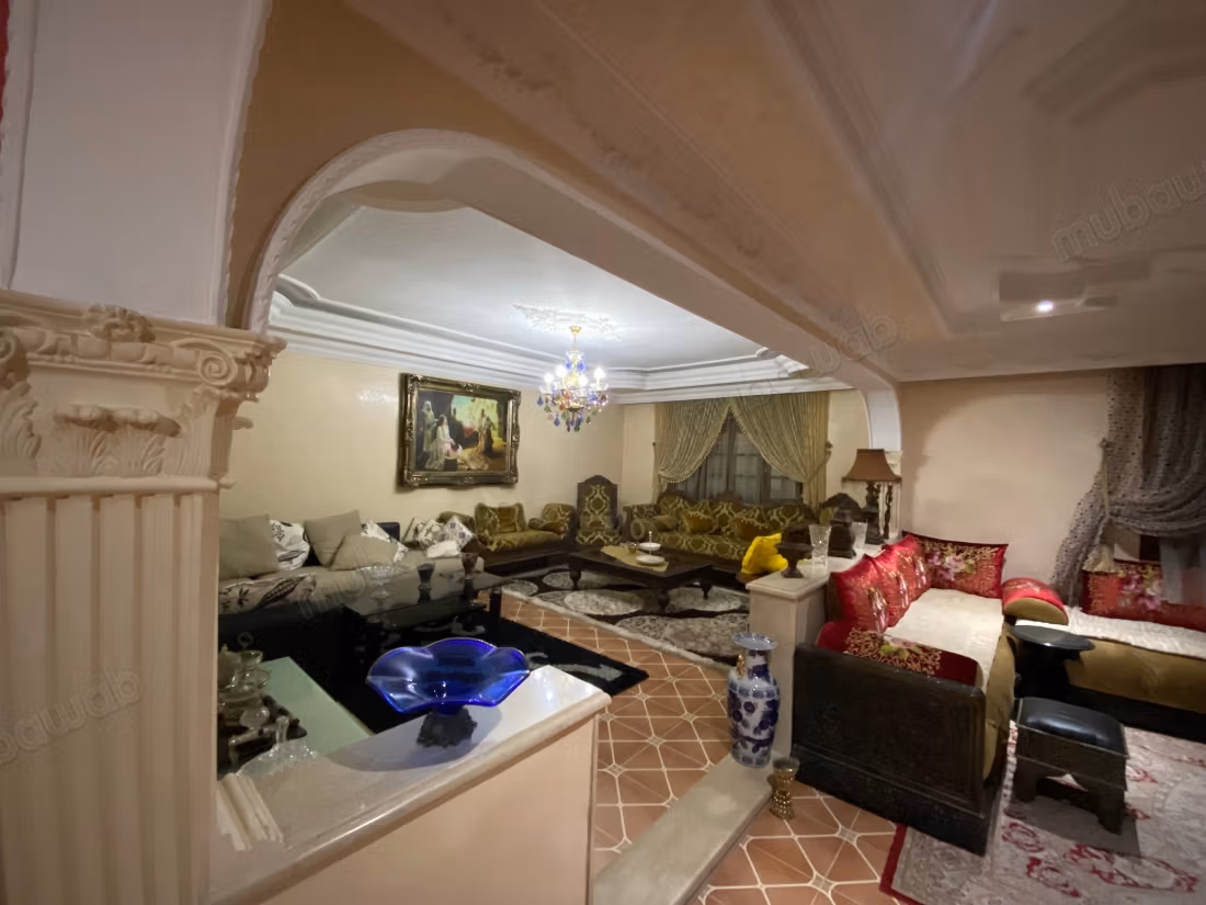 Maison à vendre 3 étages avec 4 garages