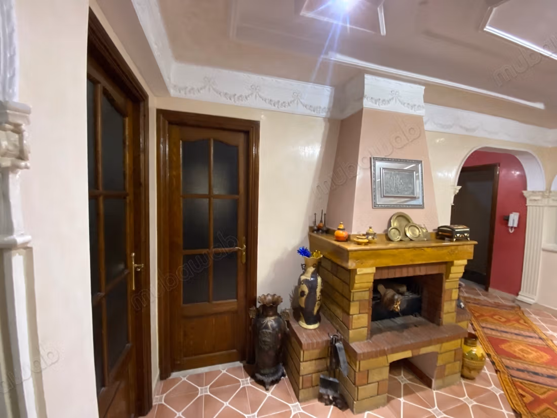 Maison à vendre 3 étages avec 4 garages
