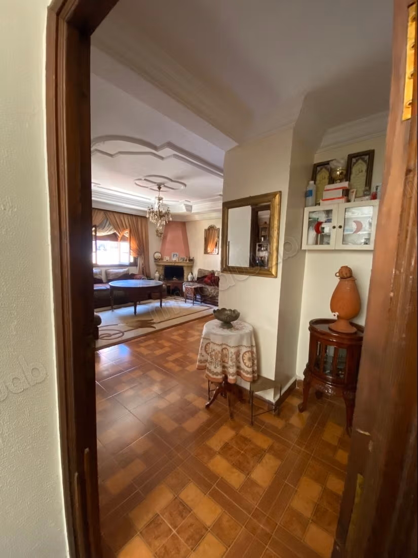 Maison à vendre 3 étages avec 4 garages