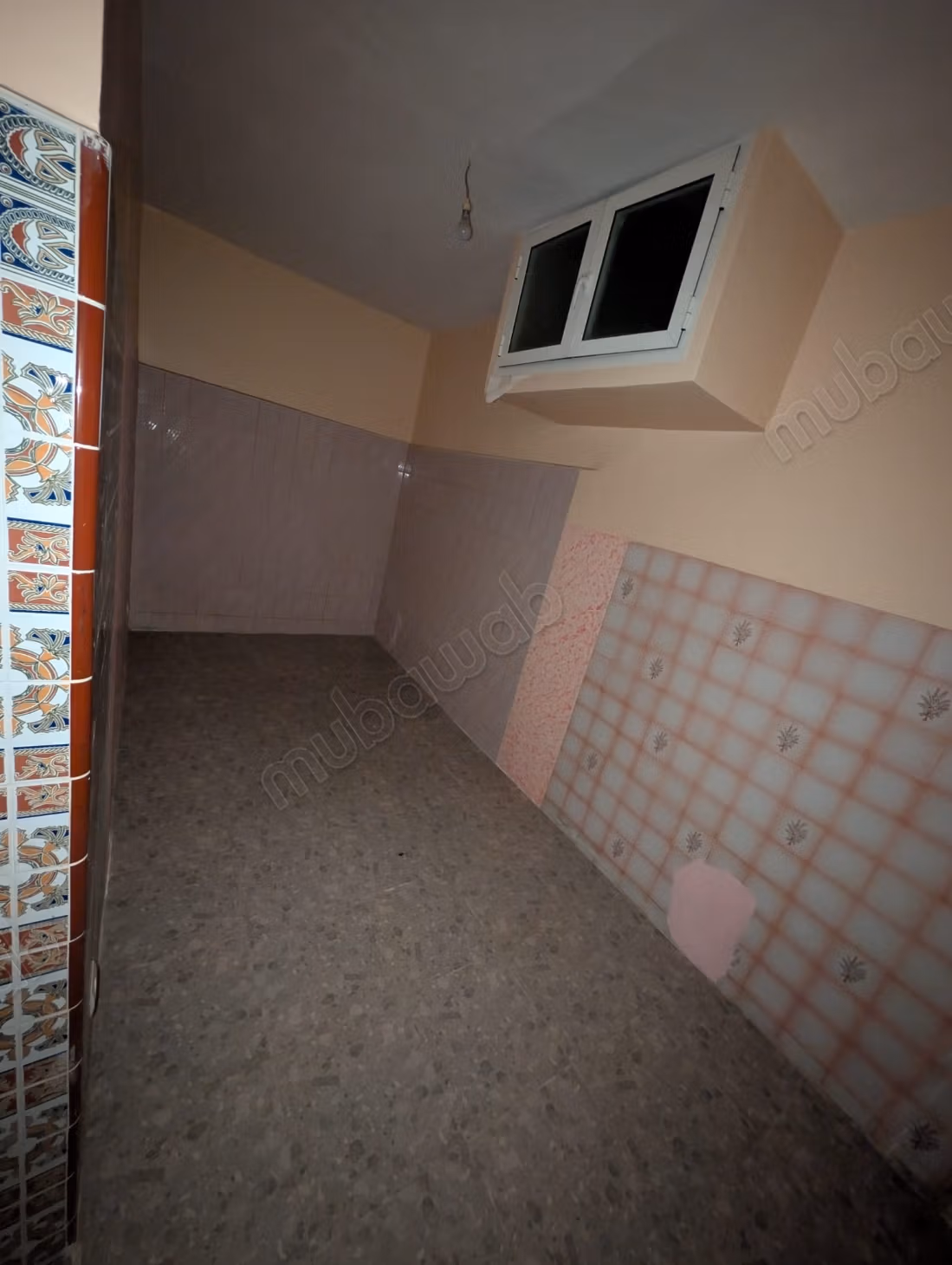 Casa di 110 m2 al suolo su 3 piani nel centro di Temara
