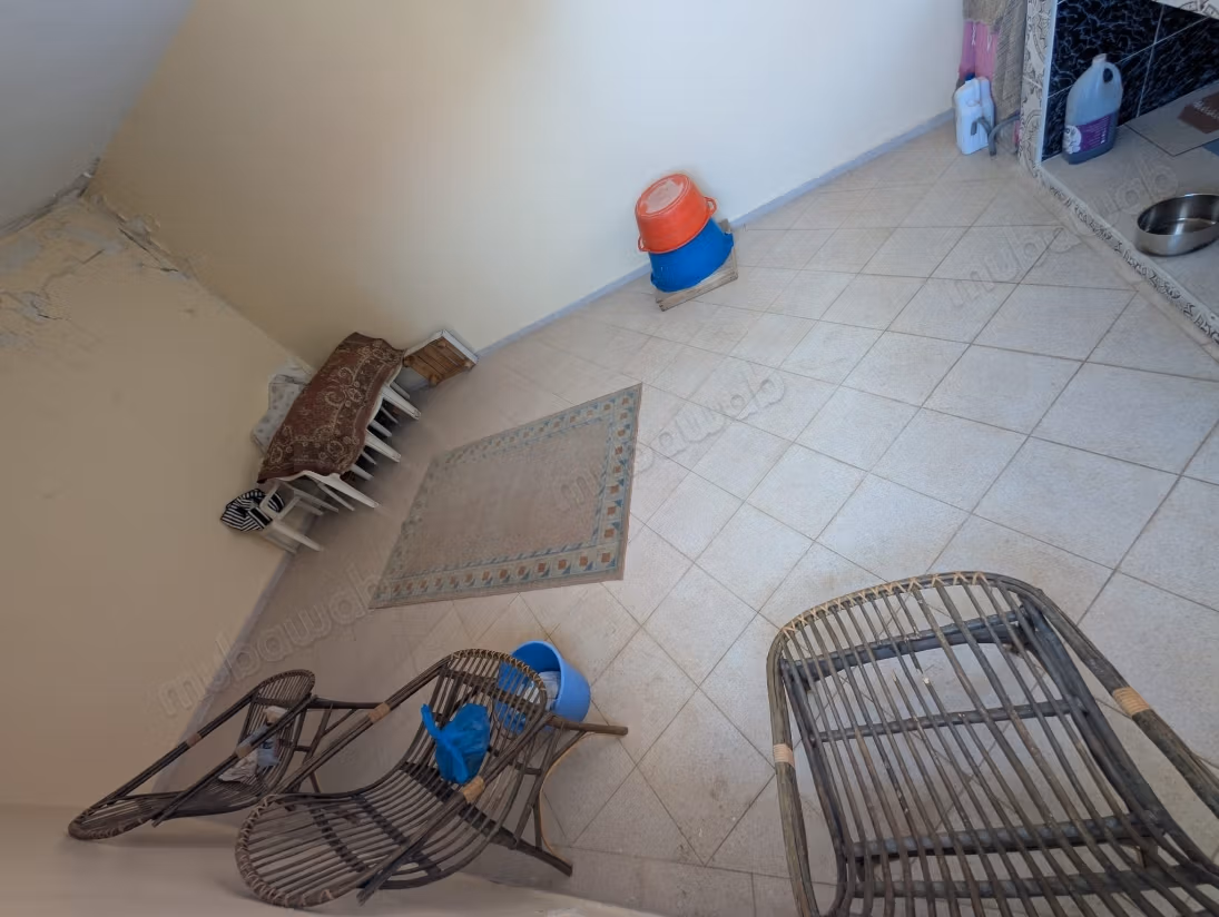 Casa di 110 m2 al suolo su 3 piani nel centro di Temara